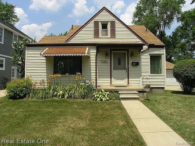 1958 Harvard Road Berkley, MI 48072 - Photo 1 of 7 Well-Loved Berkley Bungalow!!!