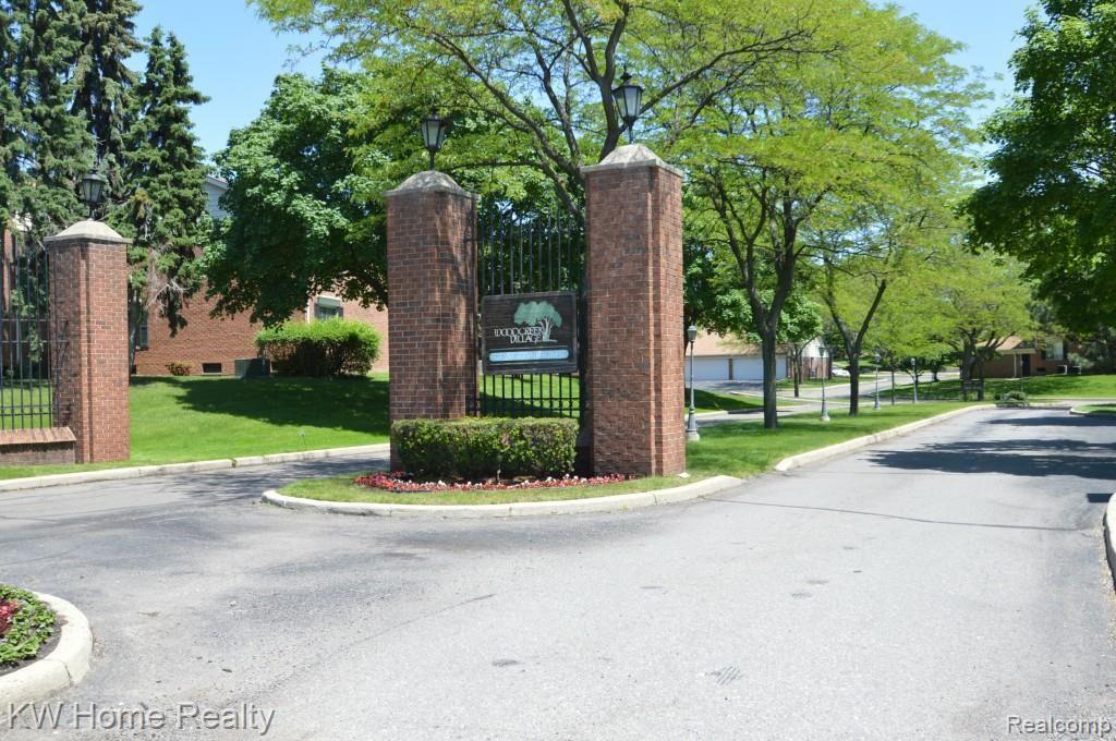 29656 Middlebelt Road, Unit 2402 Farmington Hills, MI 48334 - Photo 4 of 36