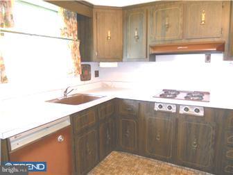 9215 Burbank Road Philadelphia, PA 19115 - Photo 4 of 8 Kitchen