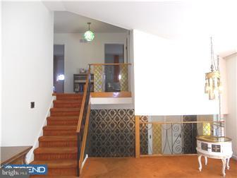 9215 Burbank Road Philadelphia, PA 19115 - Photo 6 of 8