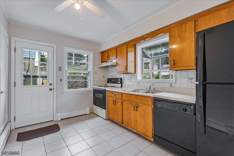 565 Dell Road Landing, NJ 07850 - Photo 9 of 21 Gallery Image 9
