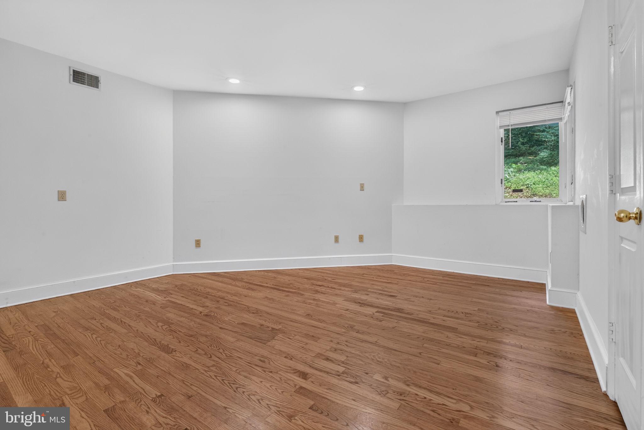 2963 Albemarle Street Northwest Washington, DC 20008 - Photo 29 of 45