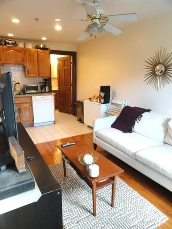 $2,400 | 284 Shawmut Avenue, Unit 7, Boston, MA 02118