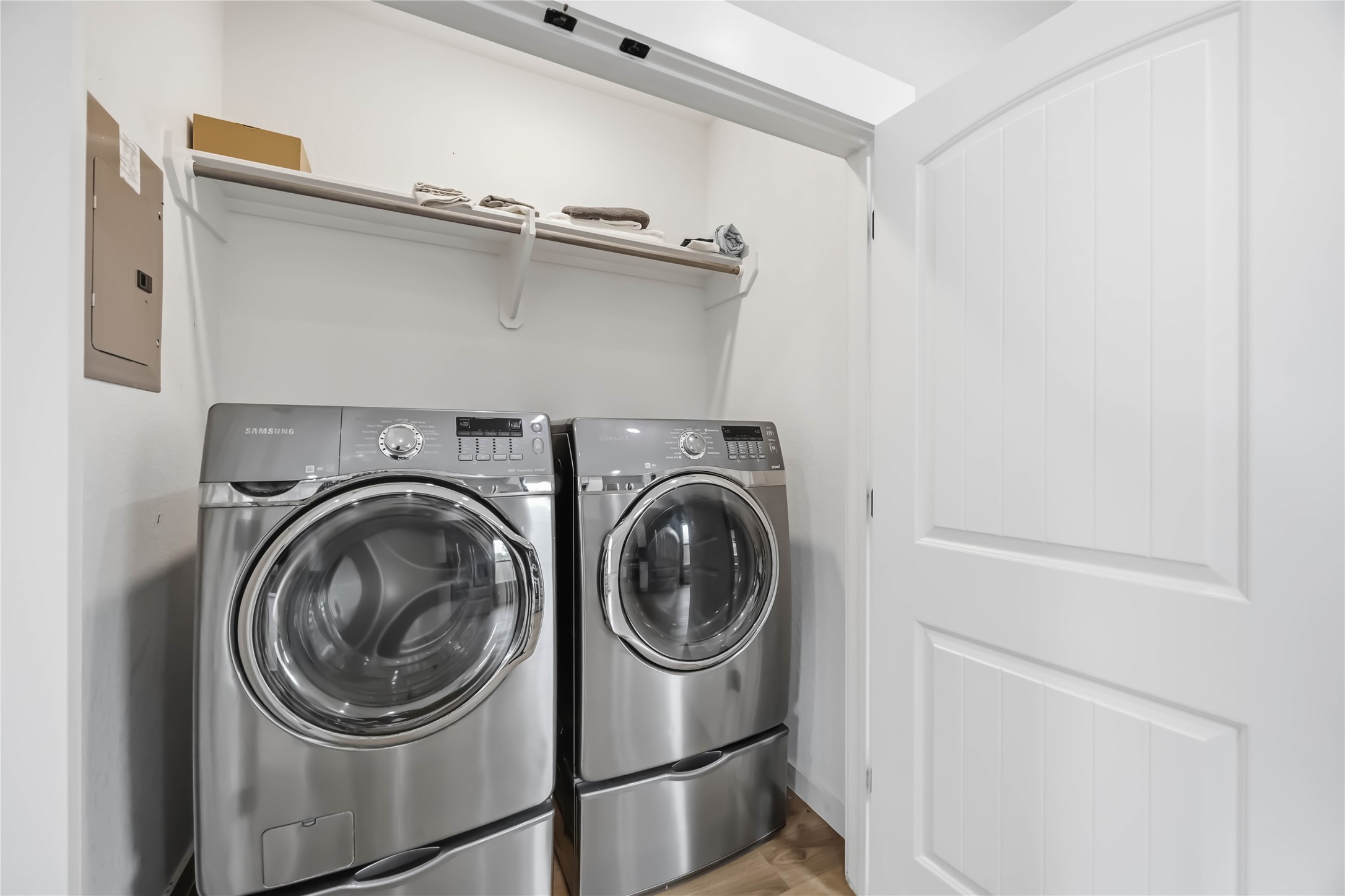 5403 Amy Street Houston, TX 77028 - Photo 13 of 28 a utility room with dryer and washer