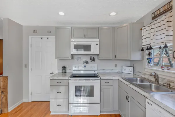 $394,900 | 115 Sherron Drive, Dickson, TN 37055