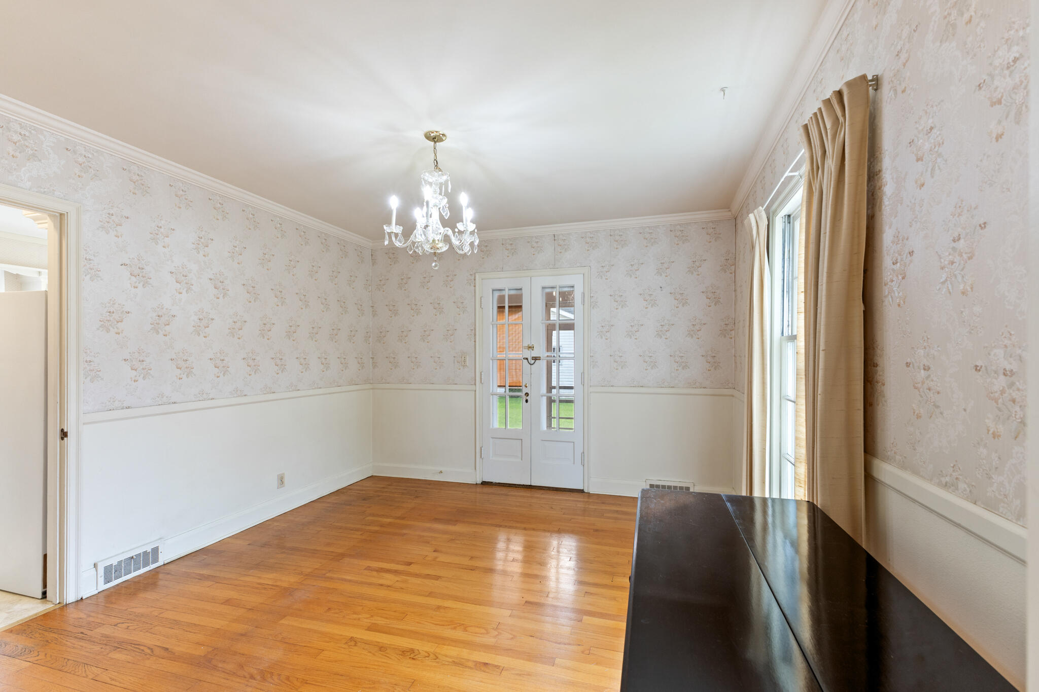3920 Kinzie Avenue Racine, WI 53405 - Photo 8 of 42 Dining Room