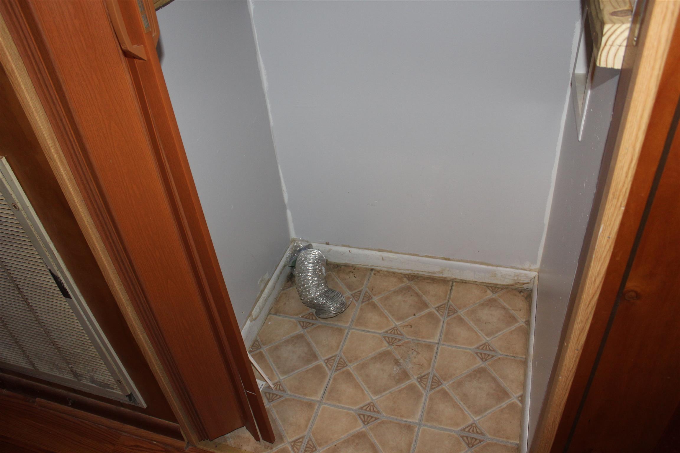 3006 West County Farm Road Springfield, TN 37172 - Photo 13 of 16 upstairs laundry closet