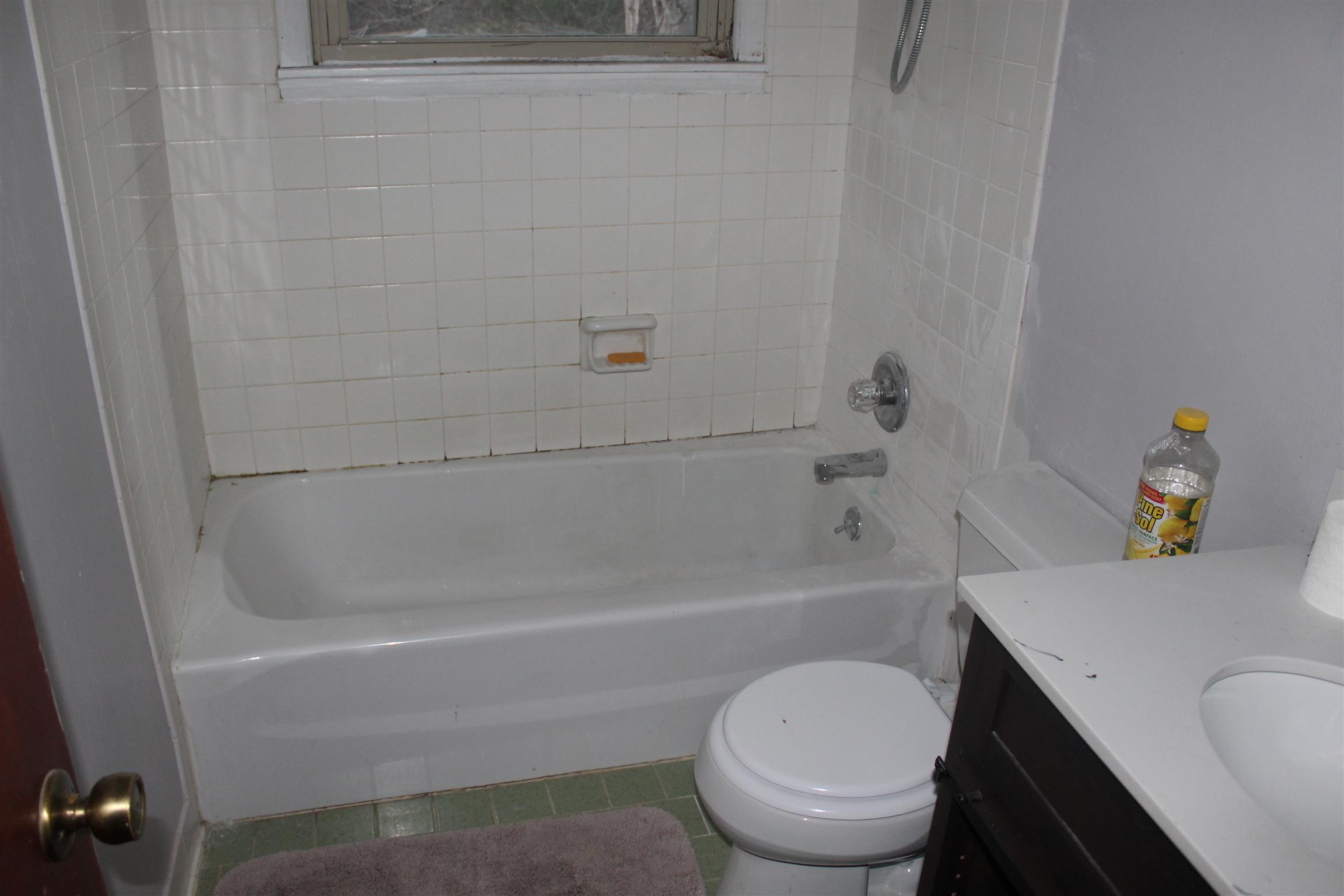 3006 West County Farm Road Springfield, TN 37172 - Photo 14 of 16 upstairs bathroom