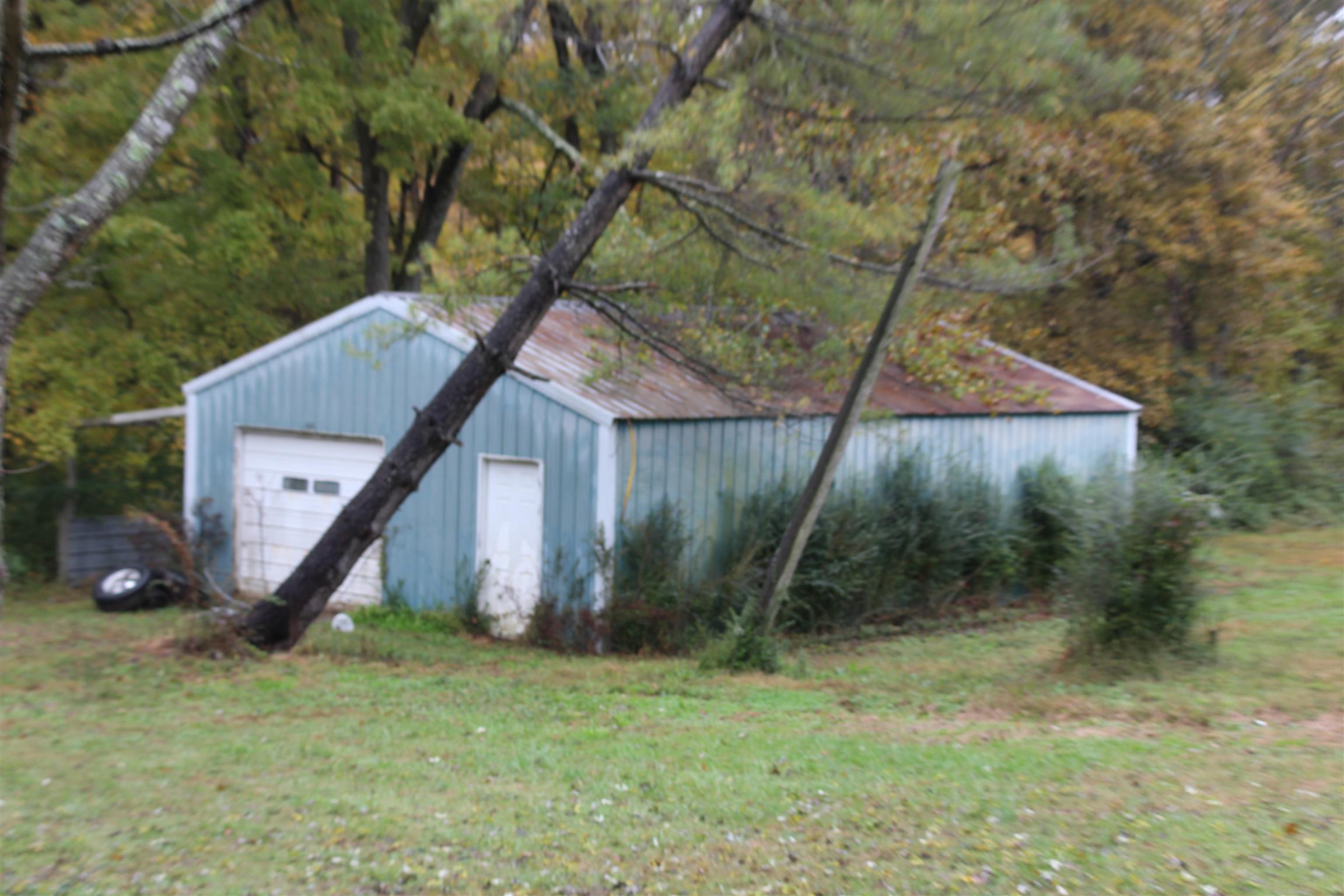 3006 West County Farm Road Springfield, TN 37172 - Photo 15 of 16 detached garage
