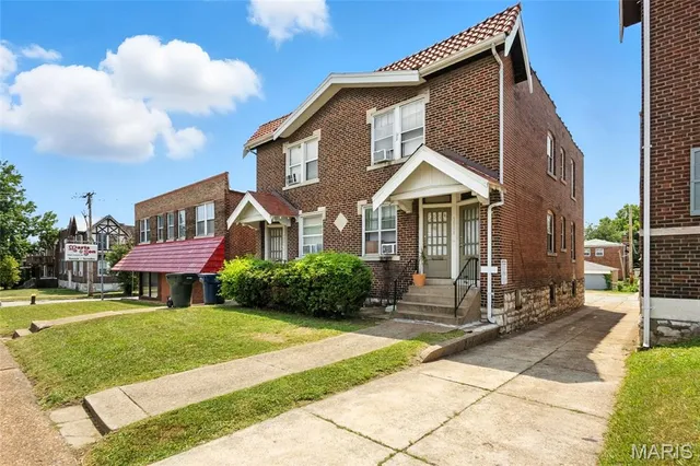 $375,000 | 5006-5008 Chippewa Street, St. Louis, MO 63109