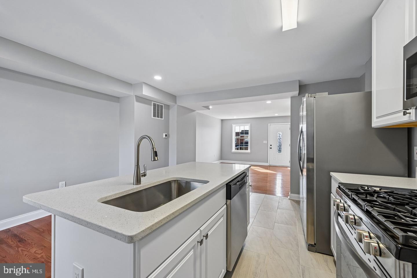 628 Roundview Road Baltimore, MD 21225 - Photo 12 of 47 Gallery Image 12