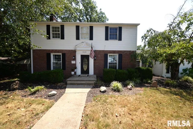 $265,000 | 1909 Olive Street, Mount Vernon, IL 62864