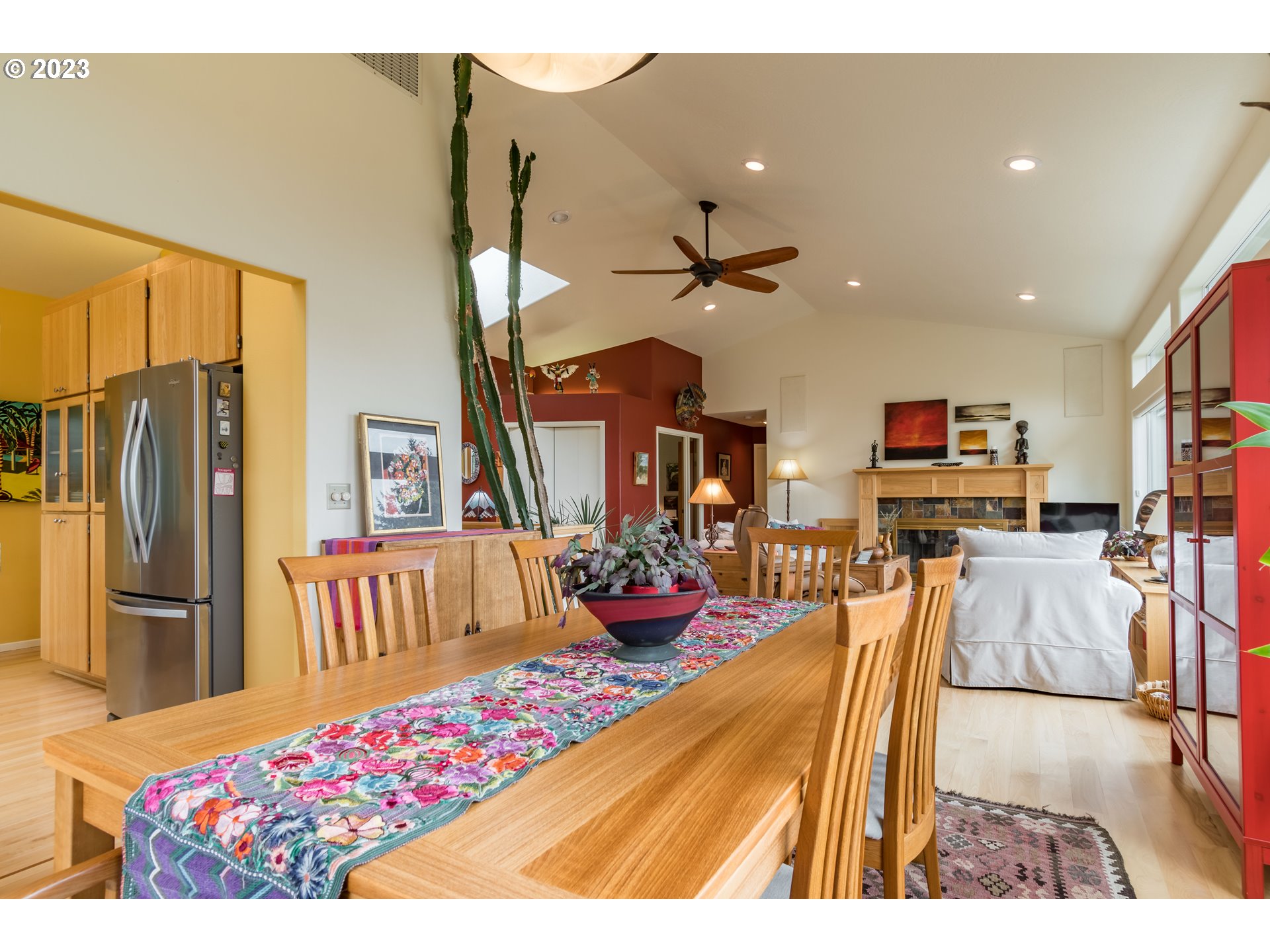 84984 Appletree Drive Eugene, OR 97405 - Photo 13 of 48 a living room with furniture and kitchen view