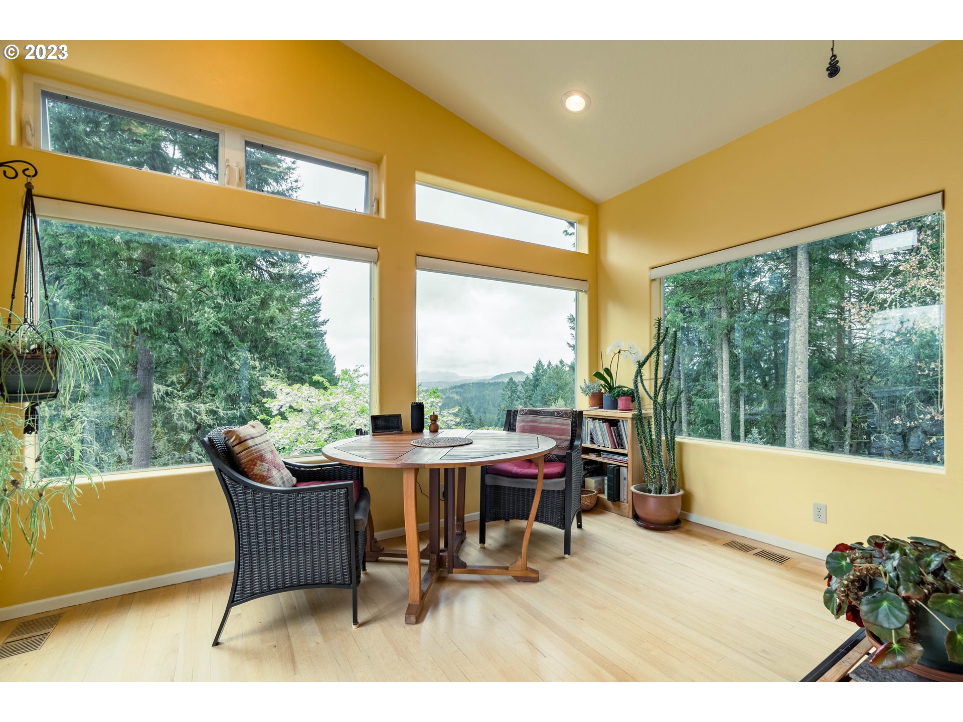 84984 Appletree Drive Eugene, OR 97405 - Photo 20 of 48 a outdoor space with furniture and garden view