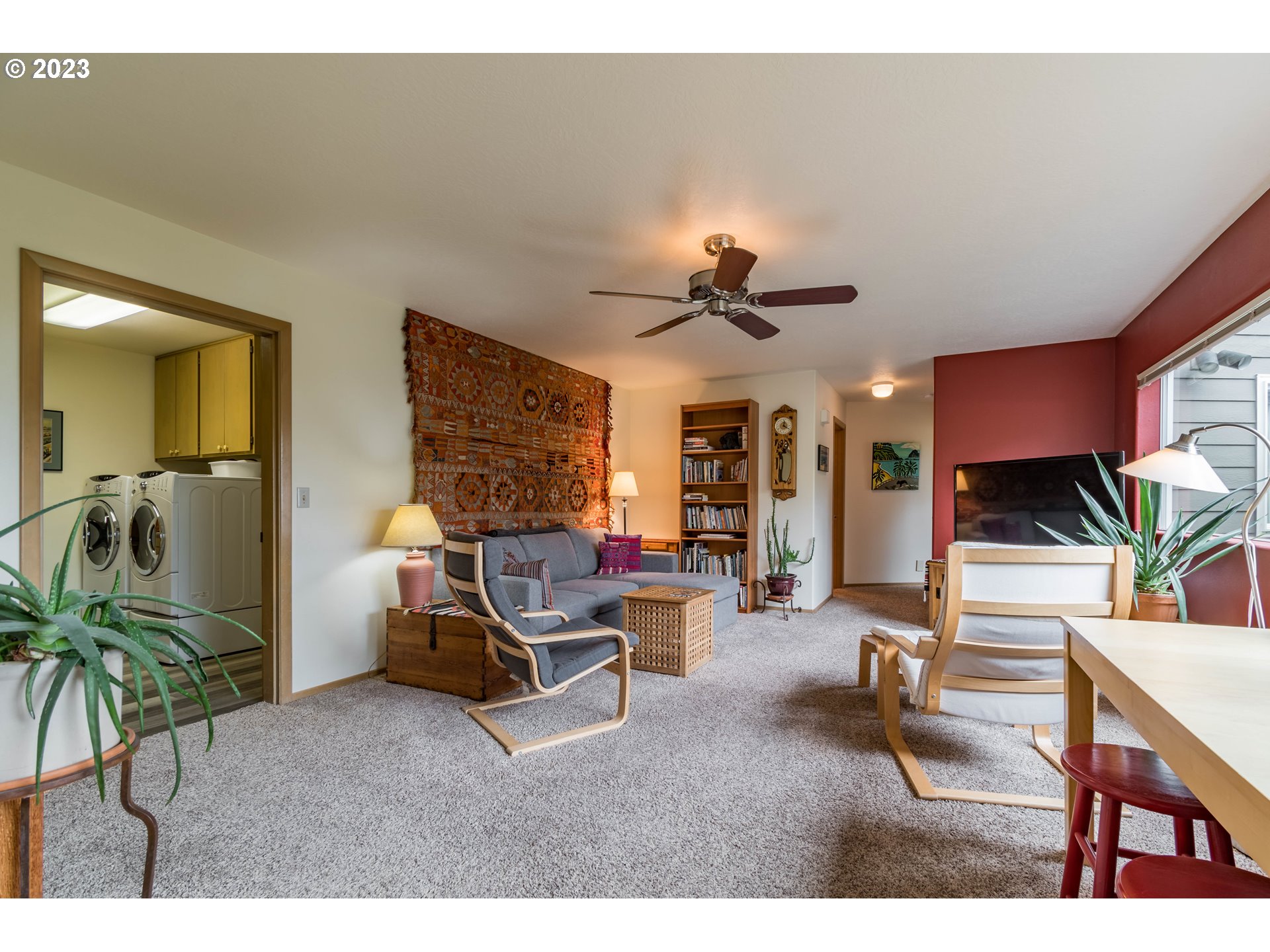 84984 Appletree Drive Eugene, OR 97405 - Photo 38 of 48 a living room with furniture