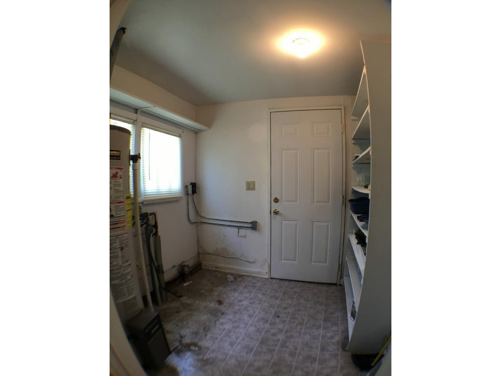 2303 Watauga Road Johnson City, TN 37601 - Photo 17 of 29 Laundry room