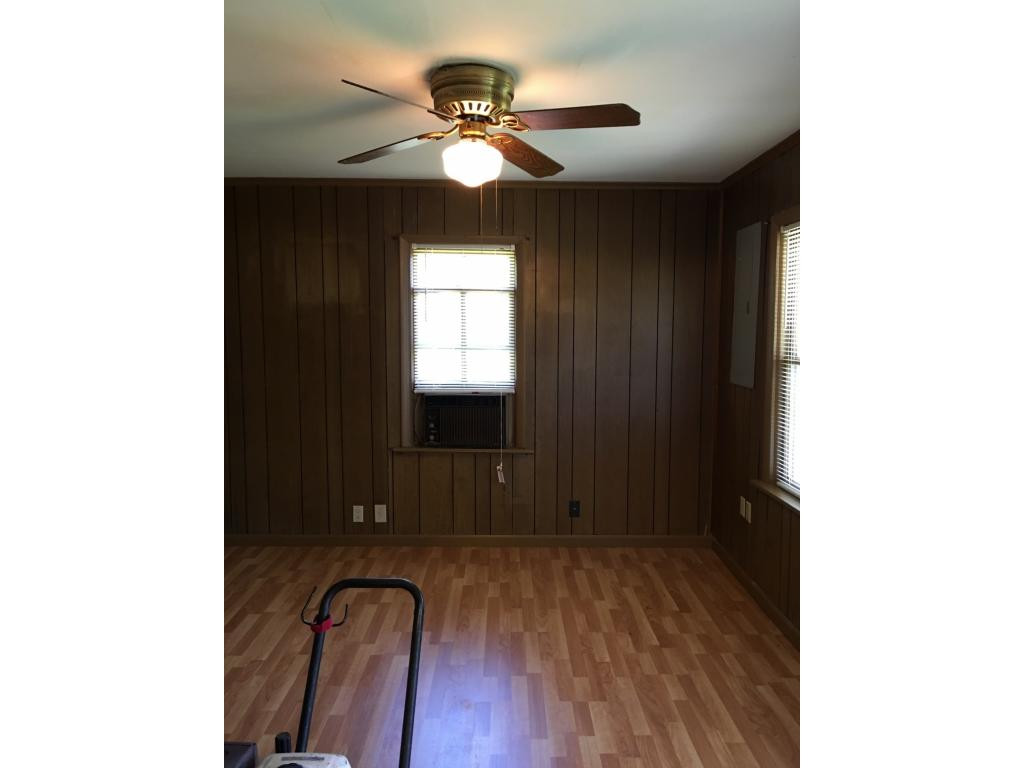 2303 Watauga Road Johnson City, TN 37601 - Photo 4 of 29 Front room new flooring