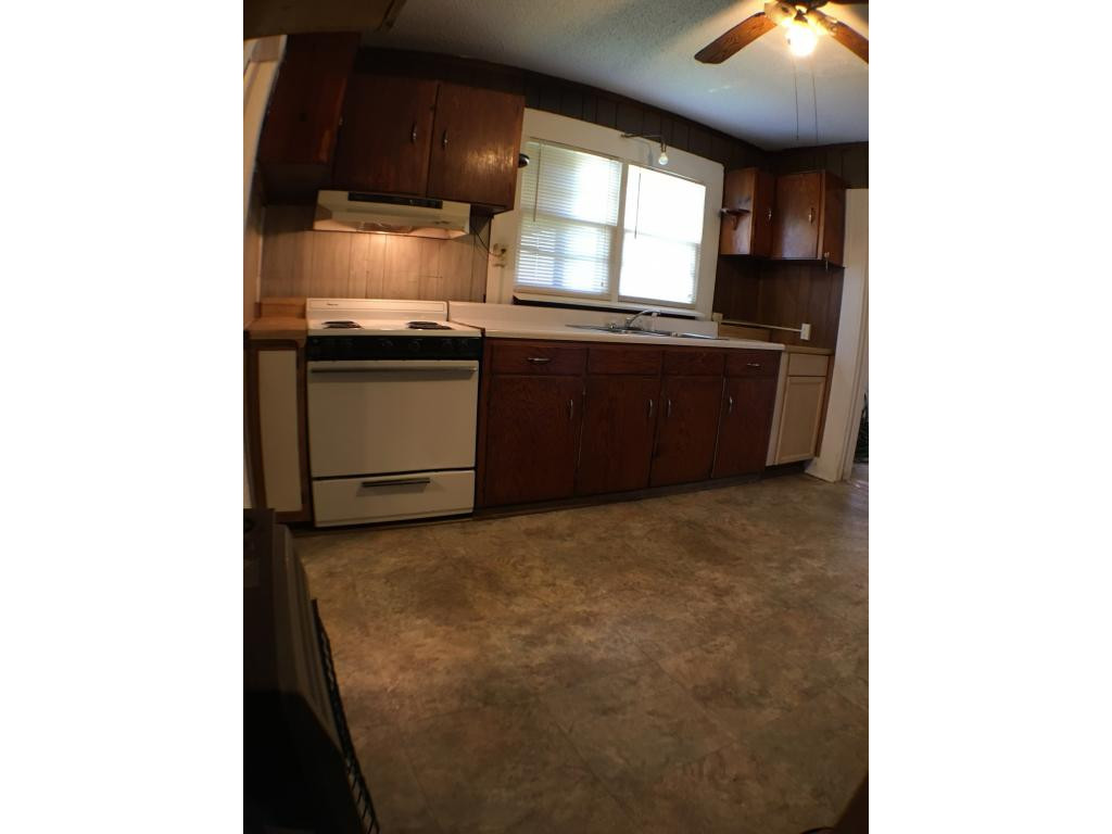 2303 Watauga Road Johnson City, TN 37601 - Photo 7 of 29 Kitchen