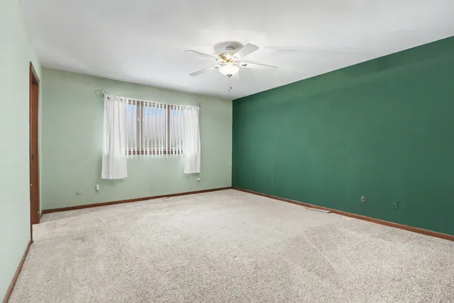 $360,000 | 24304 South Frontage Road West, Channahon, IL 60410