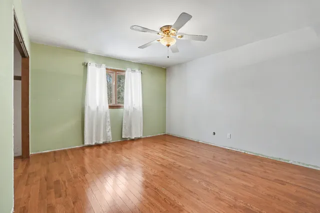 $360,000 | 24304 South Frontage Road West, Channahon, IL 60410