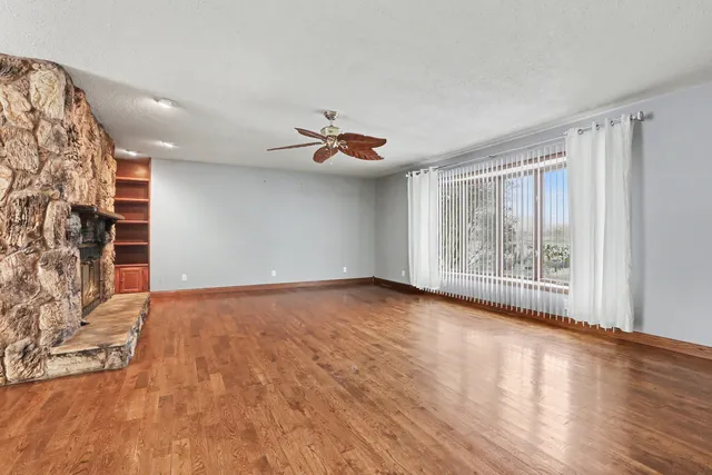 $360,000 | 24304 South Frontage Road West, Channahon, IL 60410