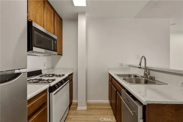 $1,895 | 17312 Chatsworth Street, Unit L, Granada Hills, CA 91344