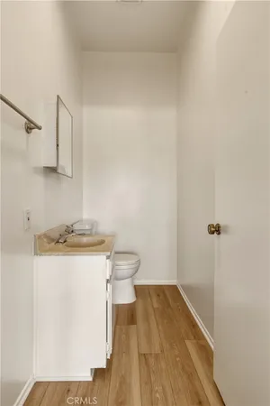 $1,895 | 17312 Chatsworth Street, Unit L, Granada Hills, CA 91344