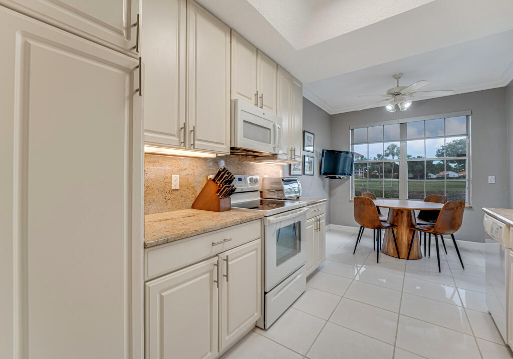 17061 Emile Street, Unit 3 Boca Raton, FL 33487 - Photo 12 of 44 Kitchen2