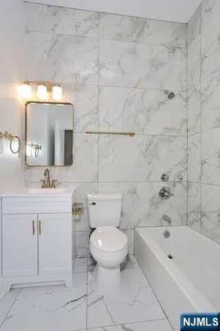 $3,200 | 385 Passaic Avenue, Unit 3, Lodi, NJ 07644