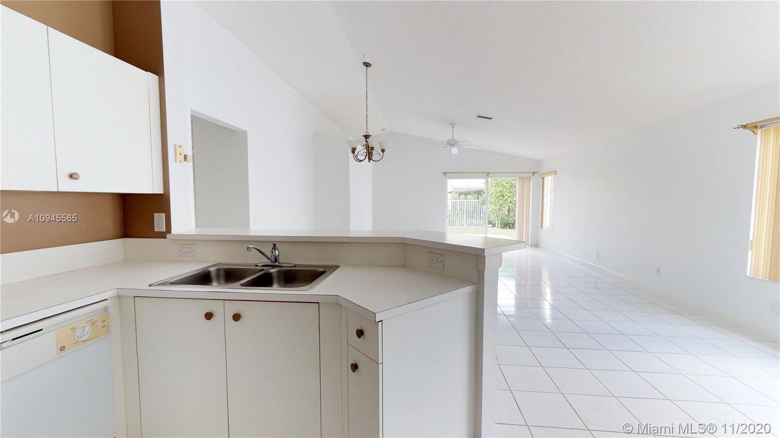 4357 Pine Ridge Court Weston, FL 33331 - Photo 12 of 56 Gallery Image 12