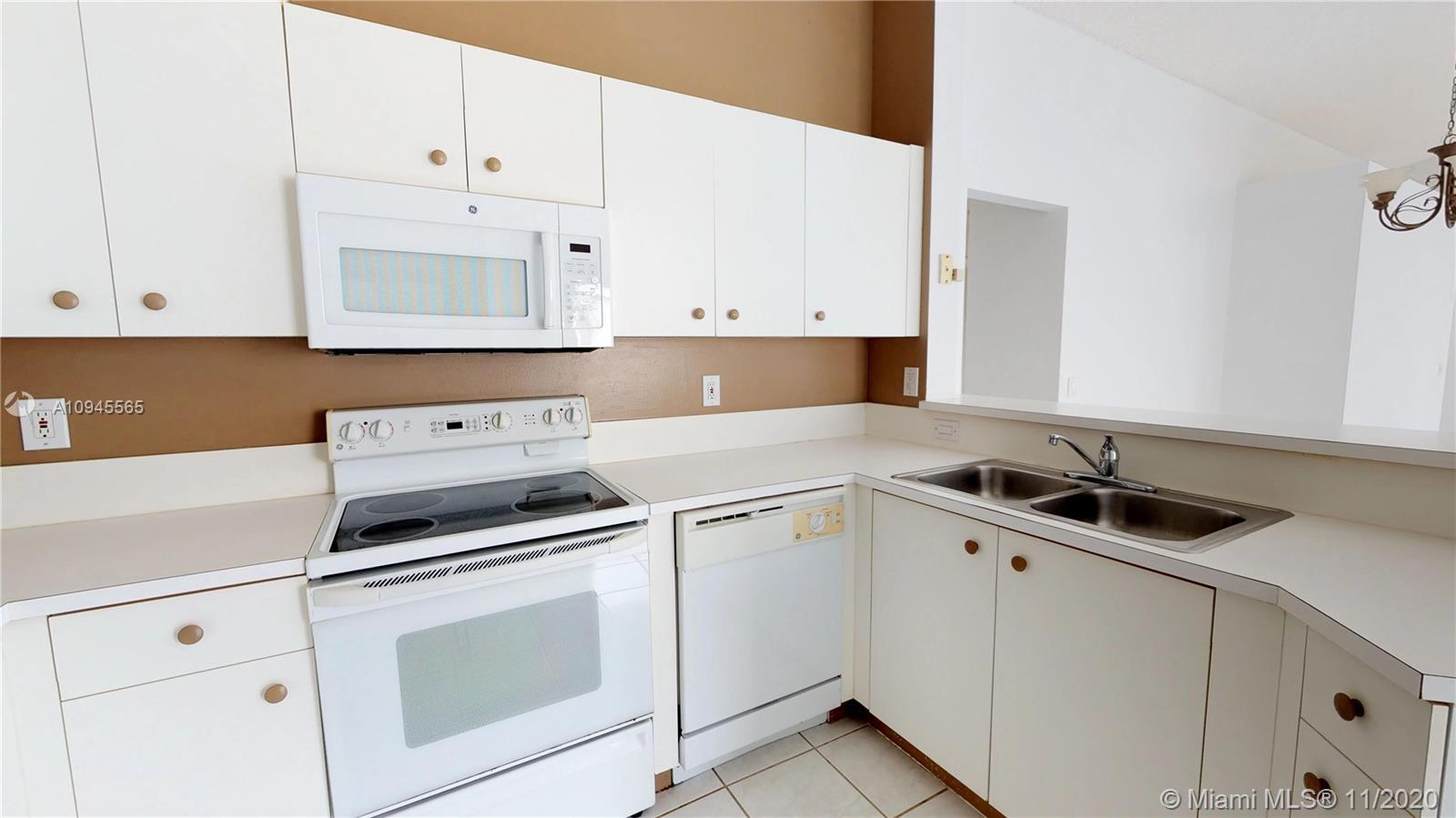 4357 Pine Ridge Court Weston, FL 33331 - Photo 13 of 56 Gallery Image 13