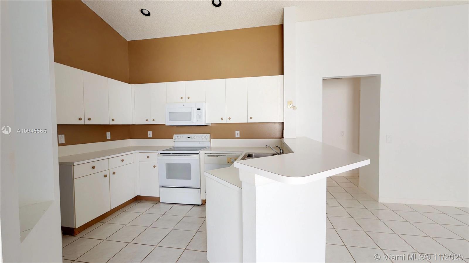 4357 Pine Ridge Court Weston, FL 33331 - Photo 9 of 56 Gallery Image 9