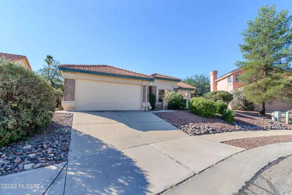 $2,100 | 9940 East Covington Street, Tucson, AZ 85748