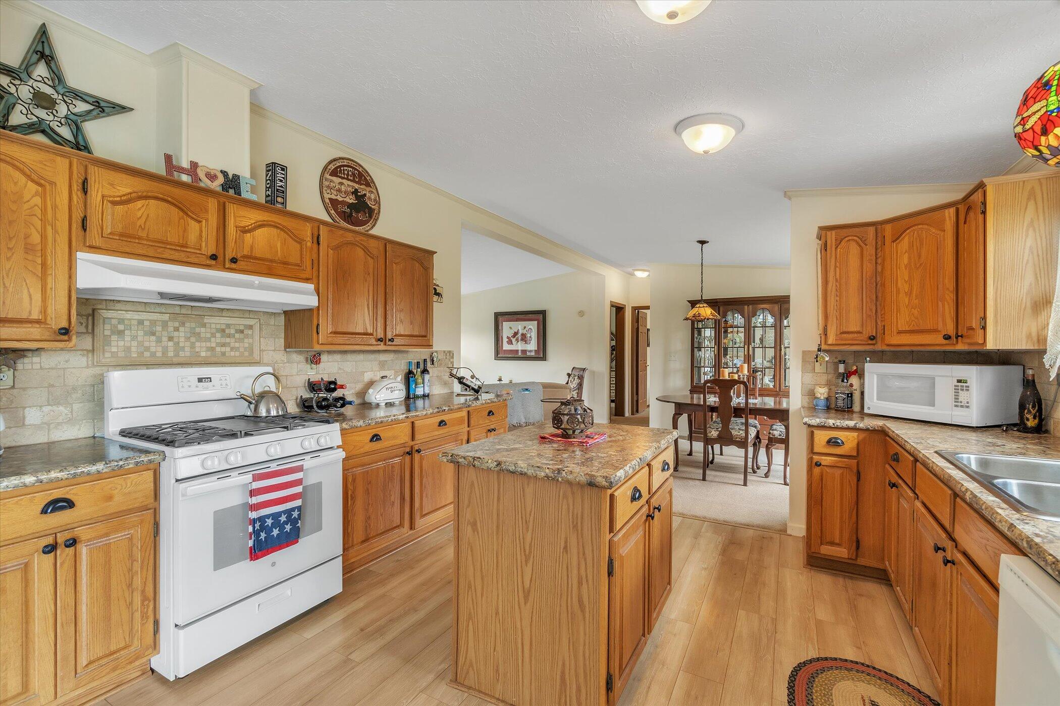 12181 Ladd Road Brooklyn, MI 49230 - Photo 19 of 52 19-12181-Ladd-Rd-WindowStill-Real-Estate