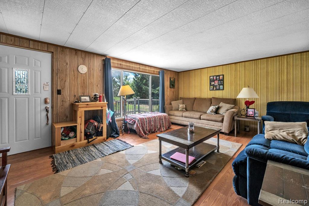 5130 Vines Road Howell, MI 48843 - Photo 8 of 46