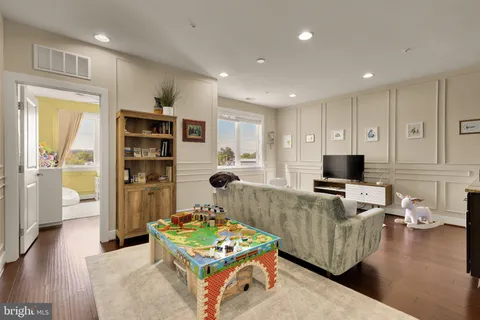 $1,375,000 | 1426 Van Valkenburgh Lane, Alexandria, VA 22301