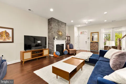 $1,375,000 | 1426 Van Valkenburgh Lane, Alexandria, VA 22301