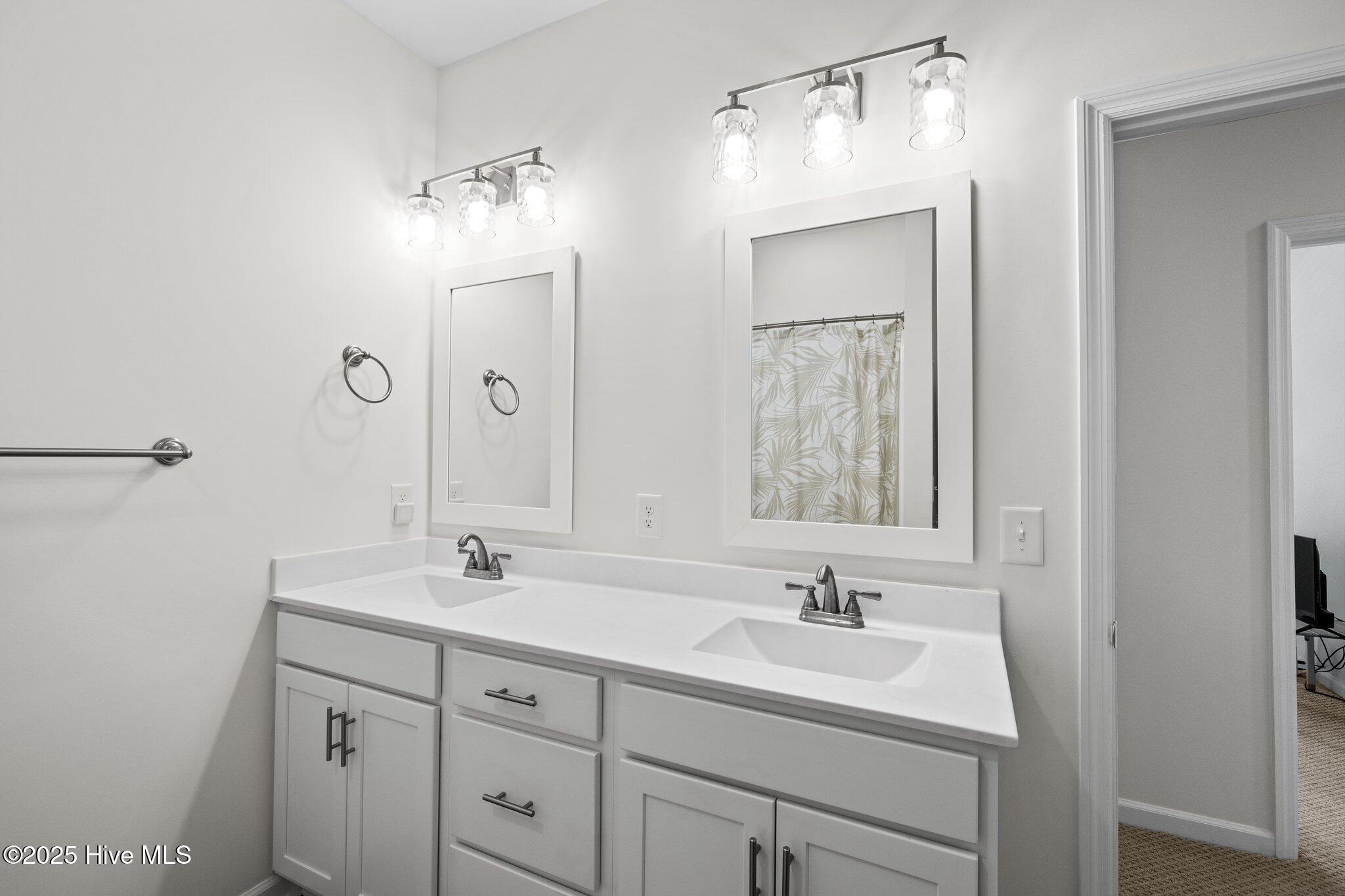 175 Freedom Park Road Beaufort, NC 28516 - Photo 28 of 41 2nd full bath