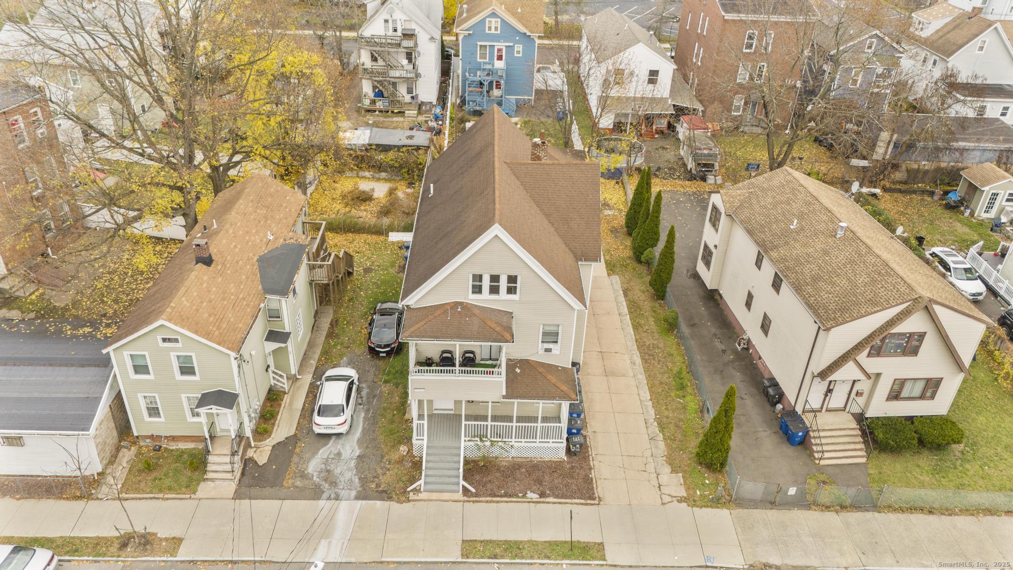 55 Elliott Street, Unit 3 New Haven, CT 06519 - Photo 2 of 18 a view of a large building