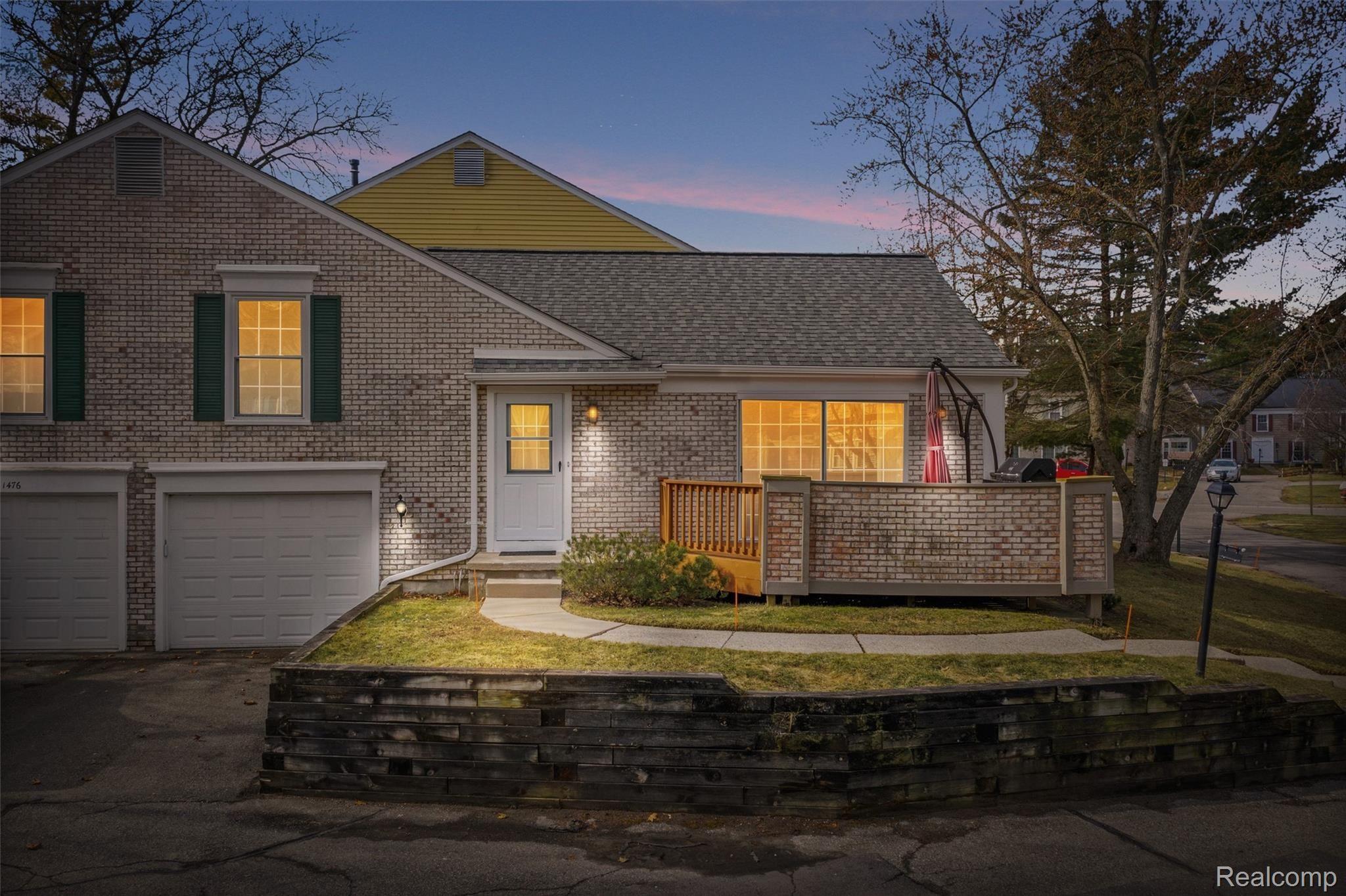 1474 Saddle Lane Rochester, MI 48306 - Photo 1 of 25 1.1SaddleLaneFront