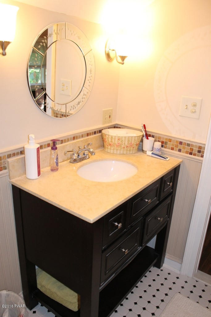 325 Rowe Street Hawley, PA 18428 - Photo 29 of 37
