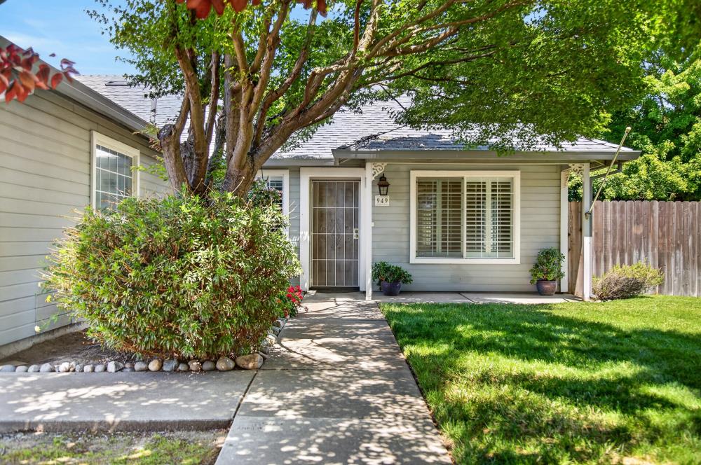 949 Takami Court Rio Linda, CA 95673 - Photo 8 of 64