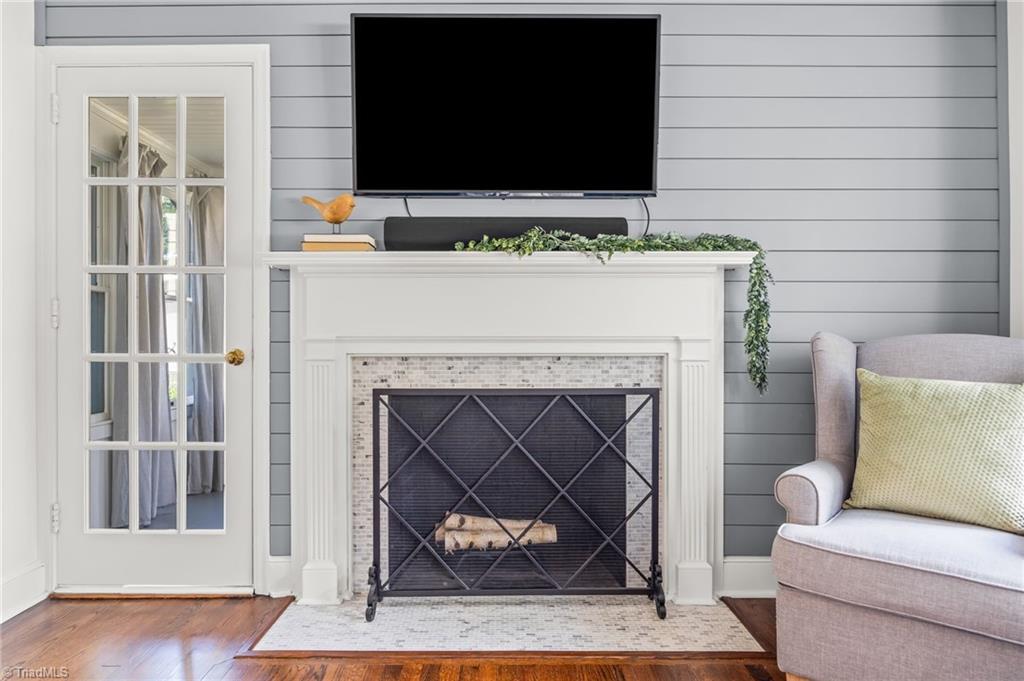 416 West Lexington Avenue High Point, NC 27262 - Photo 11 of 45 Entry to sunroom