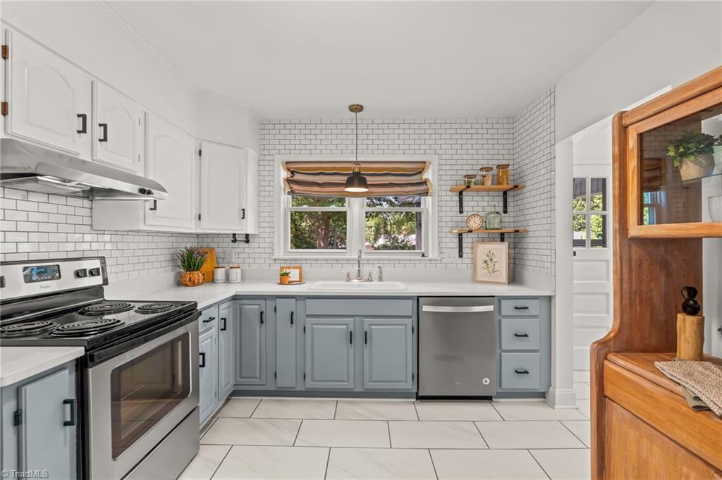 416 West Lexington Avenue High Point, NC 27262 - Photo 17 of 45 Wow~ this updated Kitchen is a chef's dream space!