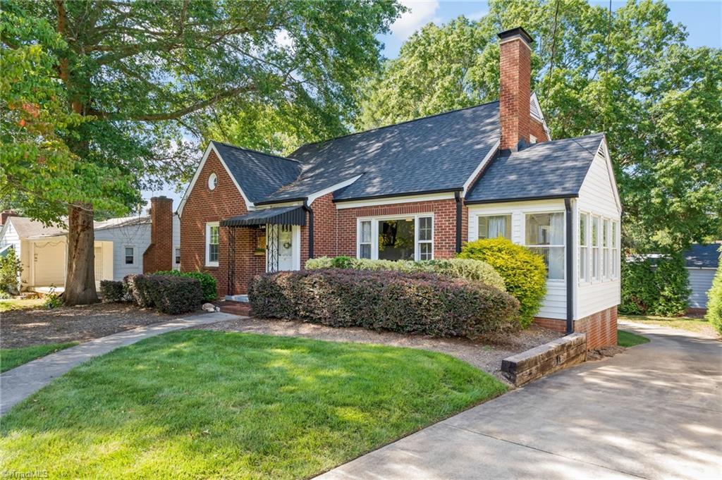 416 West Lexington Avenue High Point, NC 27262 - Photo 2 of 45 Charming Emerywood Home!