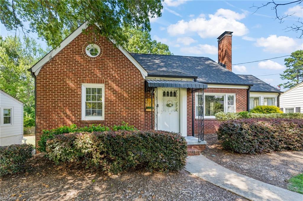 416 West Lexington Avenue High Point, NC 27262 - Photo 4 of 45 Updated Brick ~ Character galore!