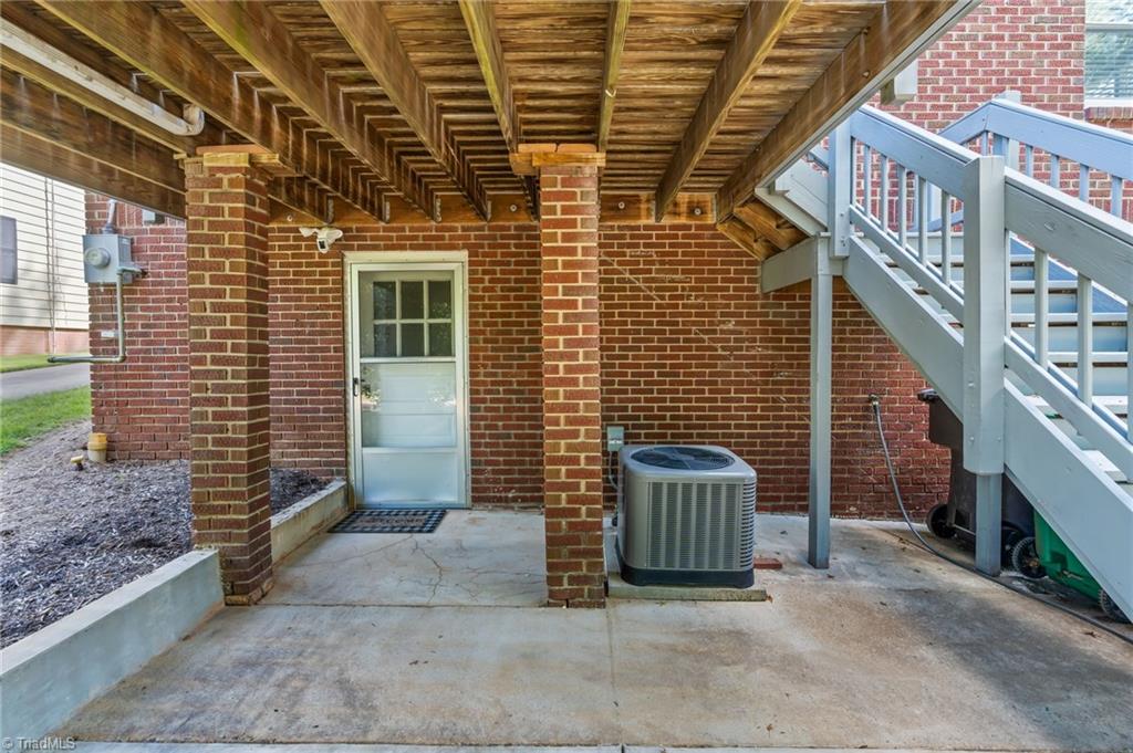 416 West Lexington Avenue High Point, NC 27262 - Photo 42 of 45 Patio space