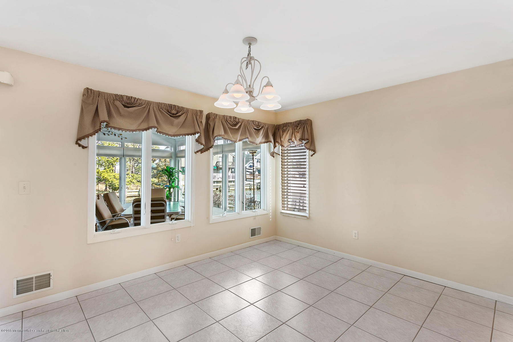 29 Channel Road Toms River, NJ 08753 - Photo 12 of 37 Dining Nook