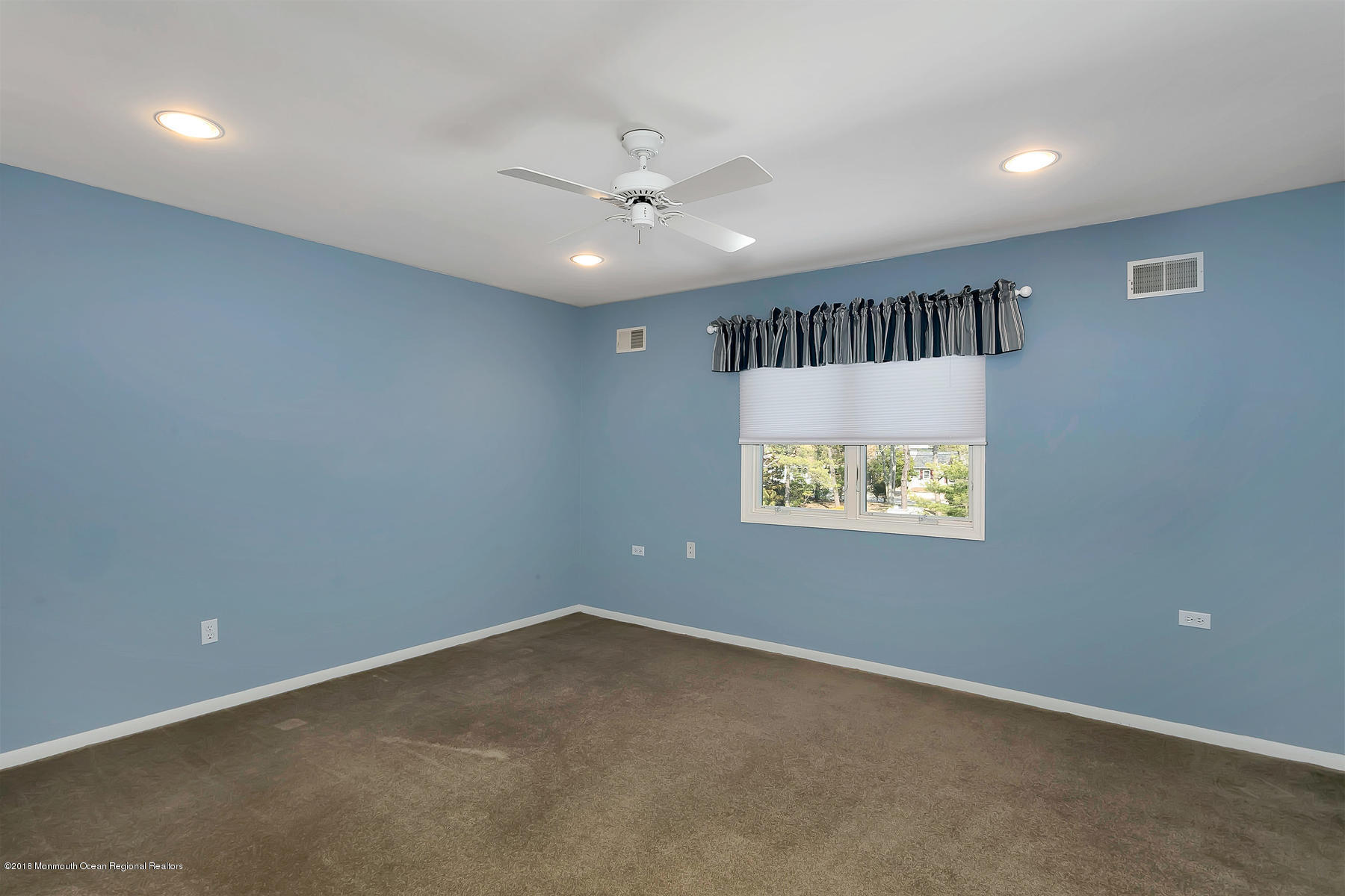 29 Channel Road Toms River, NJ 08753 - Photo 27 of 37 Bedroom 4