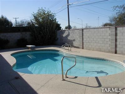 1446 West Roger Road Tucson, AZ 85705 - Photo 4 of 6